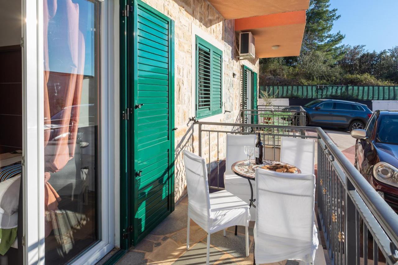 Villa Borzic Omis Exterior photo